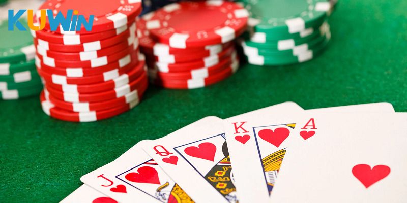 Tìm hiểu về game bài poker kuwin lừng lẫy